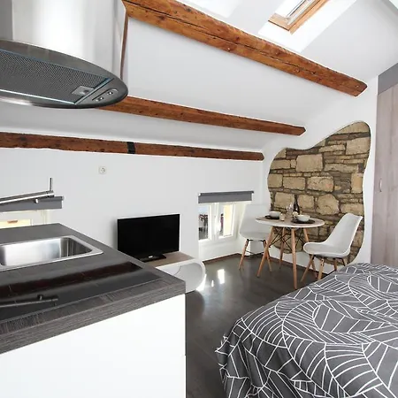 Apartment Studio Petra